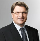 Bild zeigt den Staatsminister der Justiz Prof. Dr. Winfried Bausback